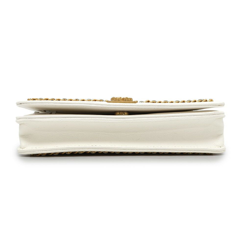 シャネル チェーンウォレット ボーイシャネル マトラッセ ココマーク CHANEL 財布 ショルダーバッグ 白