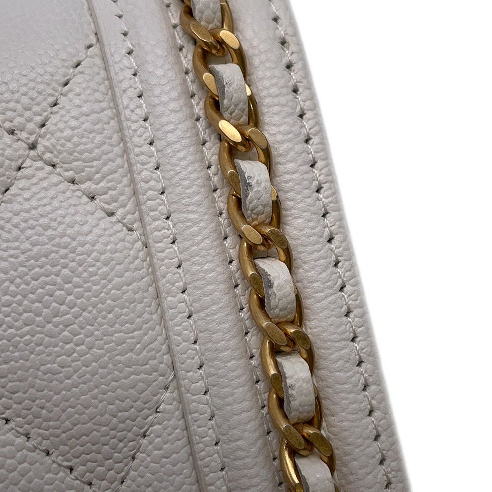 シャネル チェーンウォレット ボーイシャネル マトラッセ ココマーク CHANEL 財布 ショルダーバッグ 白