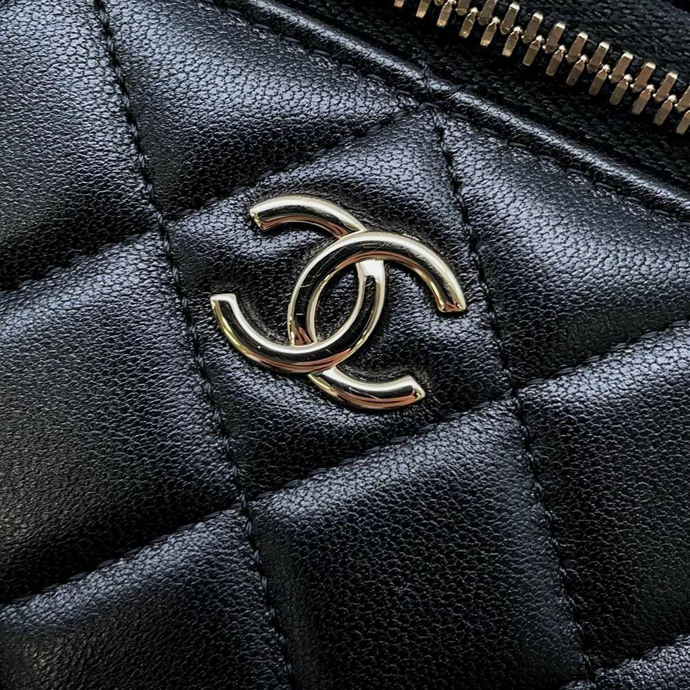 シャネル チェーンショルダーバッグ マトラッセ ココマーク ヴァニティケース ラムスキン AP2199 CHANEL 黒