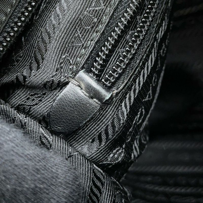 プラダ ショルダーバッグ タッセル ナイロン PRADA ポシェット 黒