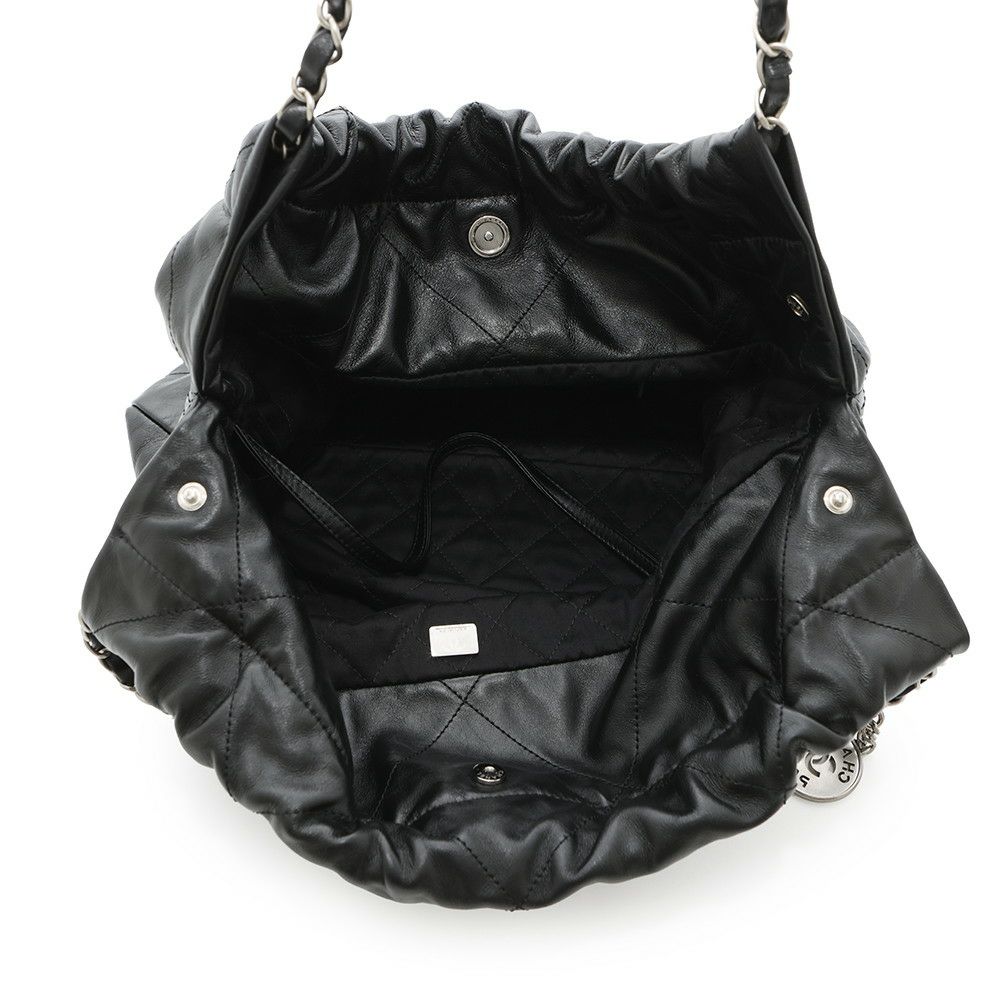 シャネル チェーンショルダーバッグ CHANEL22 スモール シャイニーカーフスキン AS3260 CHANEL ポーチ付き 黒