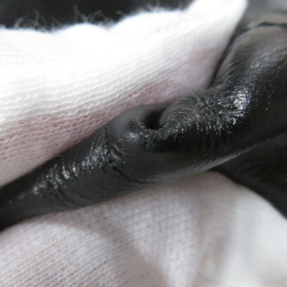 シャネル チェーンショルダーバッグ CHANEL22 スモール シャイニーカーフスキン AS3260 CHANEL ポーチ付き 黒