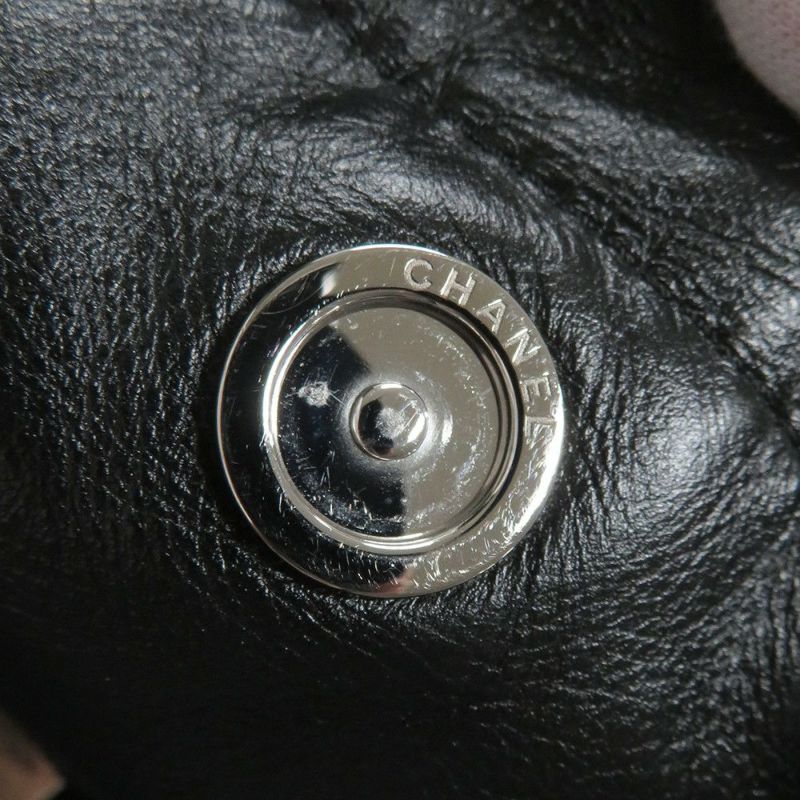 シャネル チェーンショルダーバッグ CHANEL22 スモール シャイニーカーフスキン AS3260 CHANEL ポーチ付き 黒