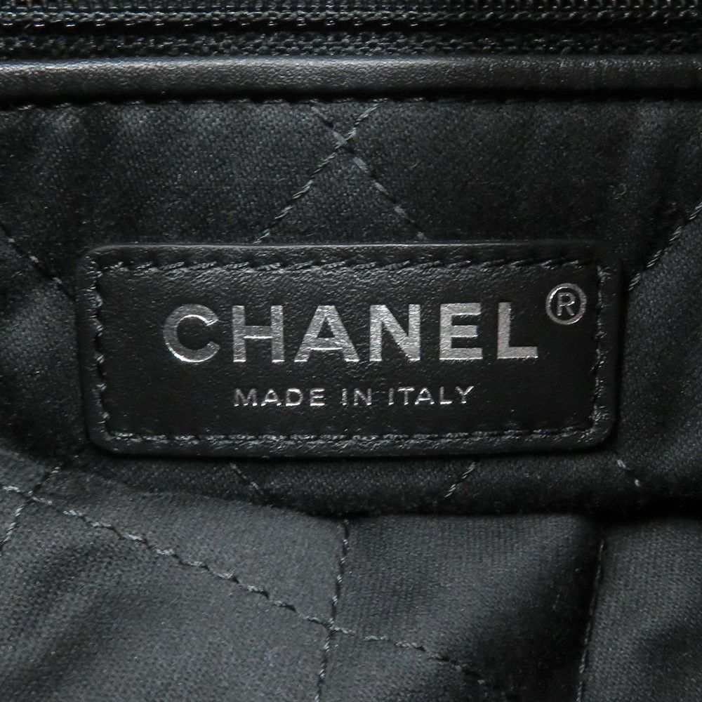 シャネル チェーンショルダーバッグ CHANEL22 スモール シャイニーカーフスキン AS3260 CHANEL ポーチ付き 黒