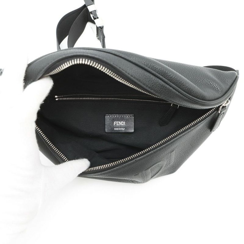 フェンディ ボディバッグ ロゴエンボス レザー 7VA562 FENDI 黒