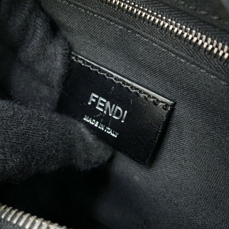 フェンディ ボディバッグ ロゴエンボス レザー 7VA562 FENDI 黒