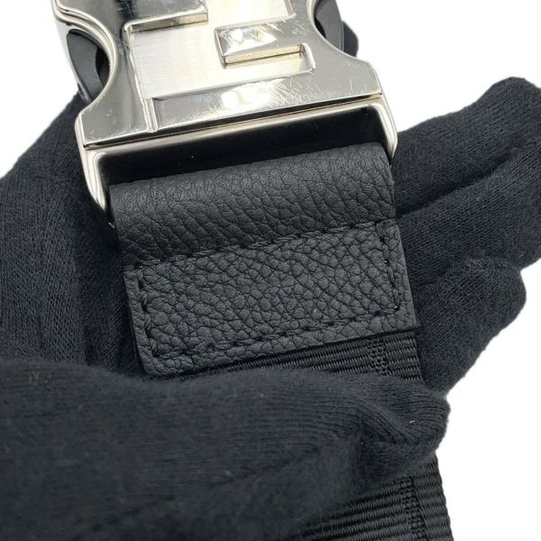 フェンディ ボディバッグ ロゴエンボス レザー 7VA562 FENDI 黒