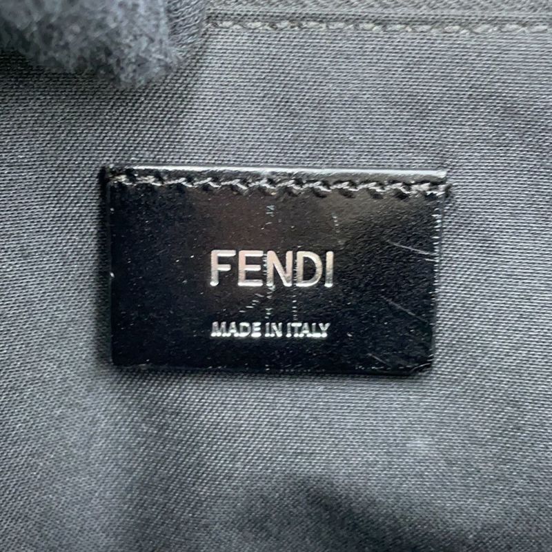 フェンディ ボディバッグ ロゴエンボス レザー 7VA562 FENDI 黒
