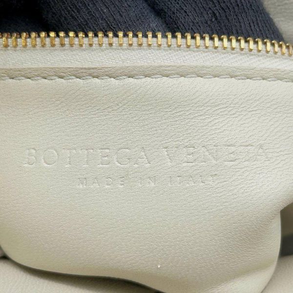 ボッテガヴェネタ ショルダーバッグ パデッド カセット マキシイントレチャート 591970 BOTTEGA VENETA 白