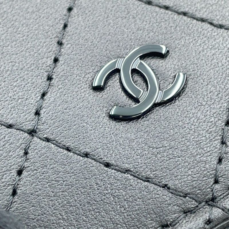 シャネル 二つ折り財布 ココマーク マトラッセ スモールウォレット AP4381 CHANEL 黒