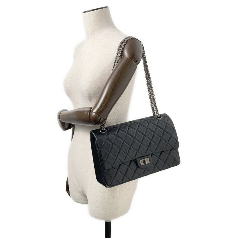 シャネル チェーンショルダーバッグ マトラッセ 2.55 ダブルフラップ エイジドカーフレザー A37590 CHANEL 黒
