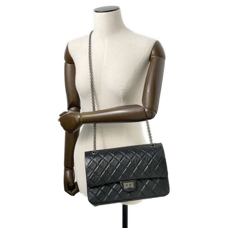シャネル チェーンショルダーバッグ マトラッセ 2.55 ダブルフラップ エイジドカーフレザー A37590 CHANEL 黒