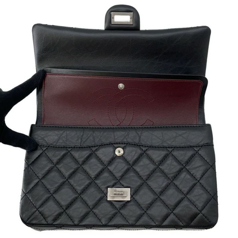シャネル チェーンショルダーバッグ マトラッセ 2.55 ダブルフラップ エイジドカーフレザー A37590 CHANEL 黒