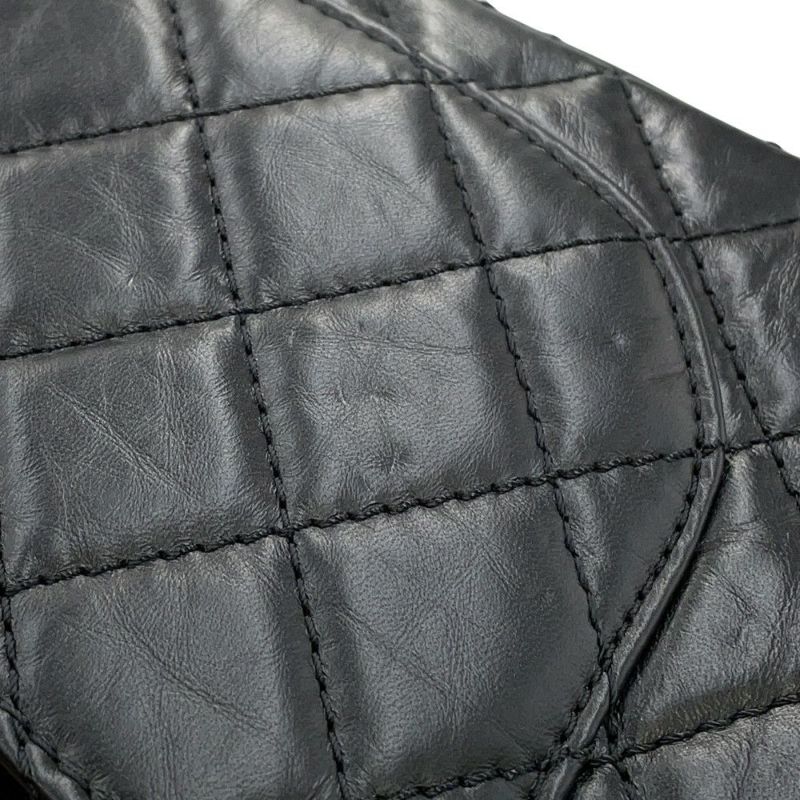 シャネル チェーンショルダーバッグ マトラッセ 2.55 ダブルフラップ エイジドカーフレザー A37590 CHANEL 黒