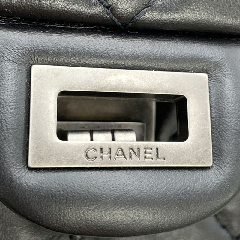 シャネル チェーンショルダーバッグ マトラッセ 2.55 ダブルフラップ エイジドカーフレザー A37590 CHANEL 黒
