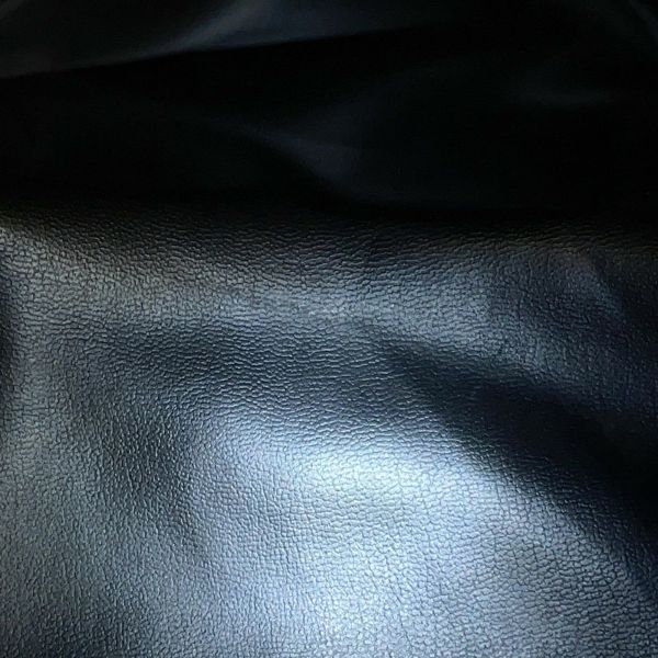 シャネル ショルダーバッグ トリプルココマーク キャビアスキン CHANEL 黒