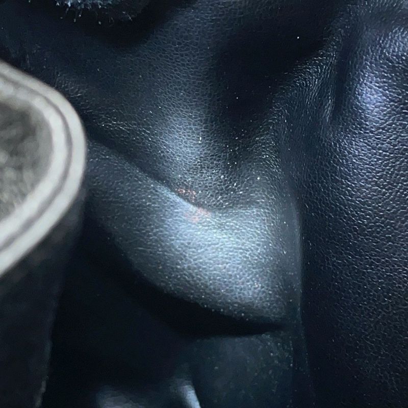 シャネル ショルダーバッグ トリプルココマーク キャビアスキン CHANEL 黒