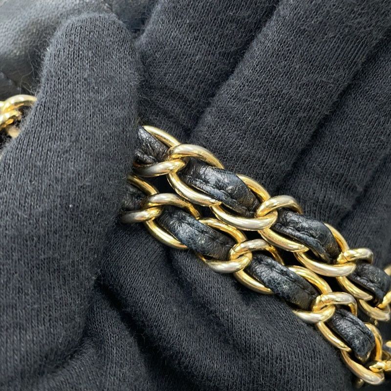 シャネル チェーンショルダーバッグ マトラッセ ココマーク 巾着バッグ ラムスキン CHANEL 黒