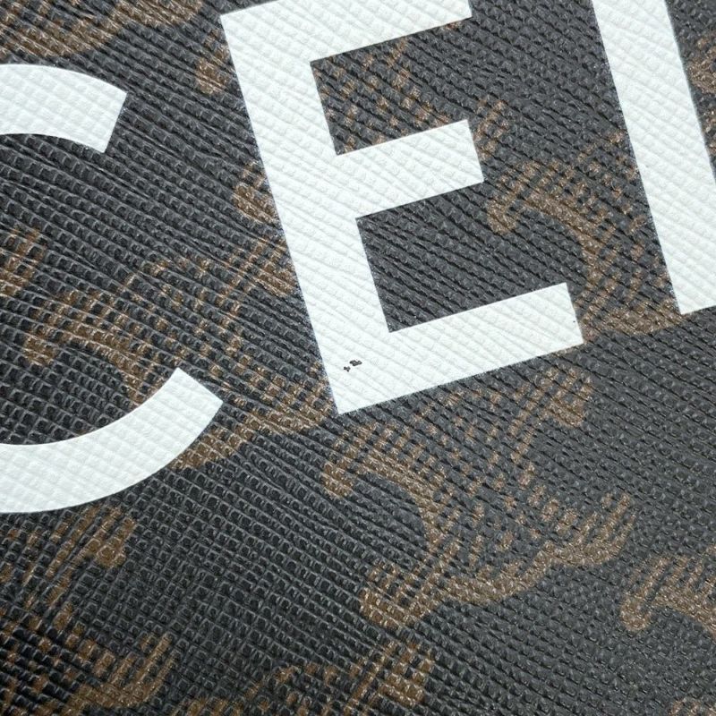 セリーヌ ショルダーバッグ トリオンフ ホリゾンタル ミディアム メッセンジャーバッグ PVC 194502CIM.38NO CELINE 黒