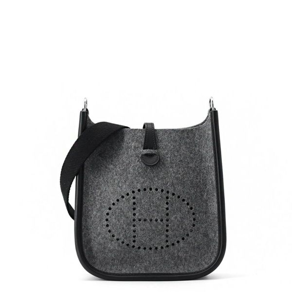 エルメス ショルダーバッグ エブリンTPM 111cm ブラック/グリモワイヤン/シルバー金具 フェルト/スイフト Y刻印 黒