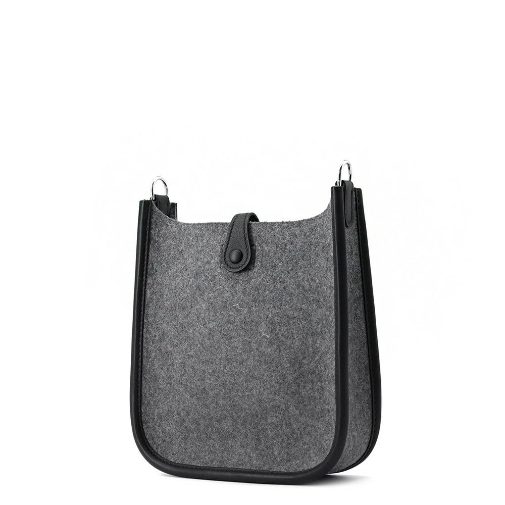 エルメス ショルダーバッグ エブリンTPM 111cm ブラック/グリモワイヤン/シルバー金具 フェルト/スイフト Y刻印 黒