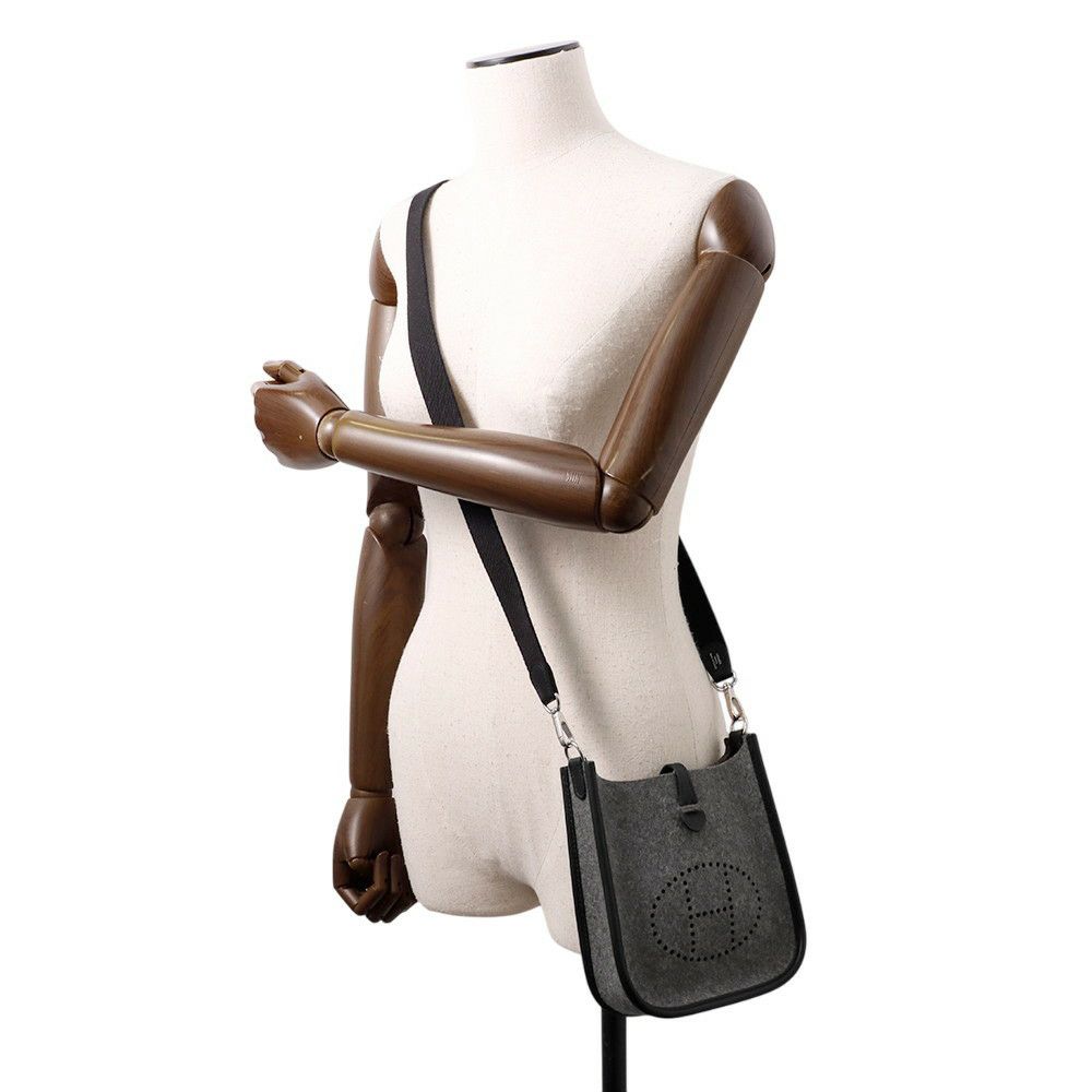 エルメス ショルダーバッグ エブリンTPM 111cm ブラック/グリモワイヤン/シルバー金具 フェルト/スイフト Y刻印 黒