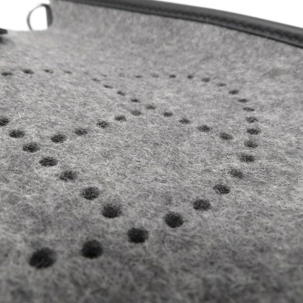 エルメス ショルダーバッグ エブリンTPM 111cm ブラック/グリモワイヤン/シルバー金具 フェルト/スイフト Y刻印 黒