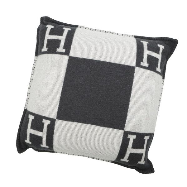 エルメス　アヴァロン　クッションカバーGM クッション 《アヴァロン》 GM | Hermès - エルメス-公式サイト