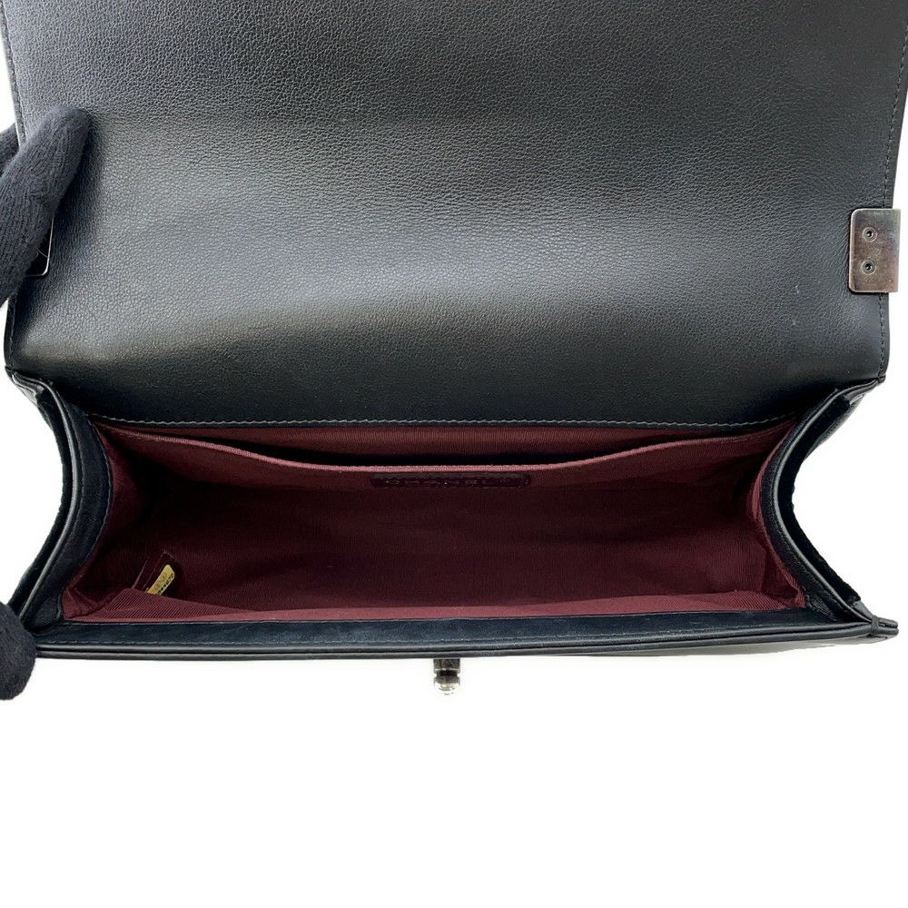 シャネル チェーンショルダーバッグ ボーイシャネル 25 マトラッセ ベロア CHANEL バッグ 黒