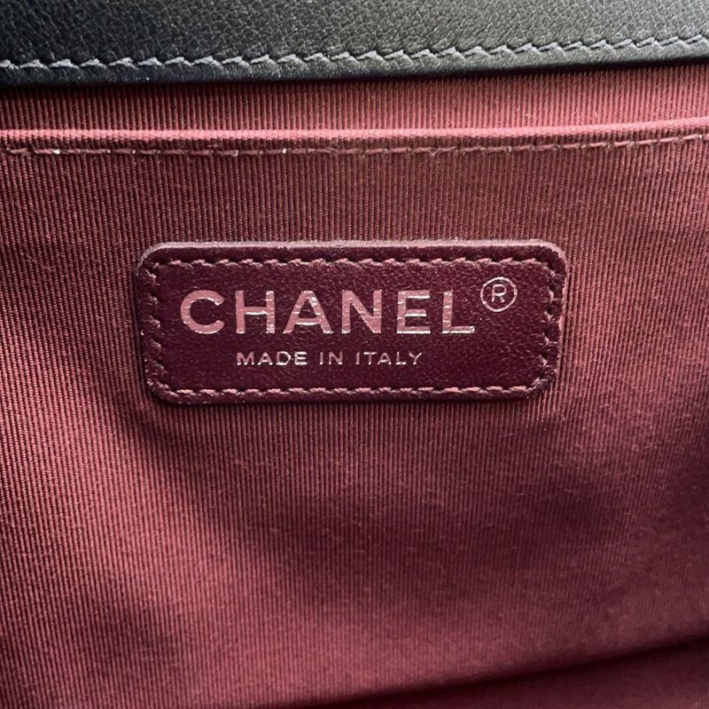 シャネル チェーンショルダーバッグ ボーイシャネル 25 マトラッセ ベロア CHANEL バッグ 黒