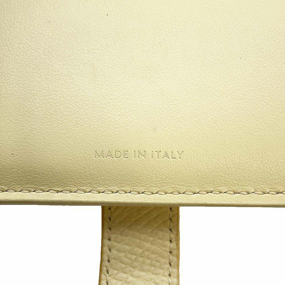 セリーヌ 二つ折り財布 ストラップ ウォレット ペブル ミディアム 10B643 CELINE 財布