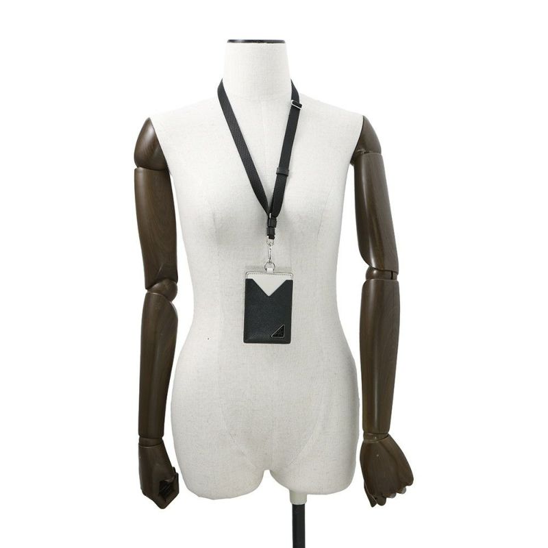 プラダ カードケース サフィアーノ バッジホルダー レザー 2MC016 PRADA 財布 黒