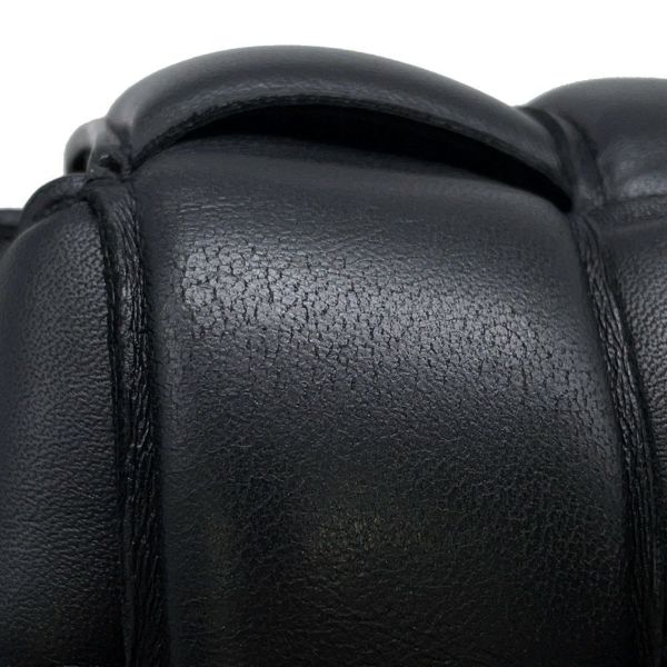 ボッテガヴェネタ ショルダーバッグ パデッド カセット マキシイントレチャート 591970 BOTTEGA VENETA 黒