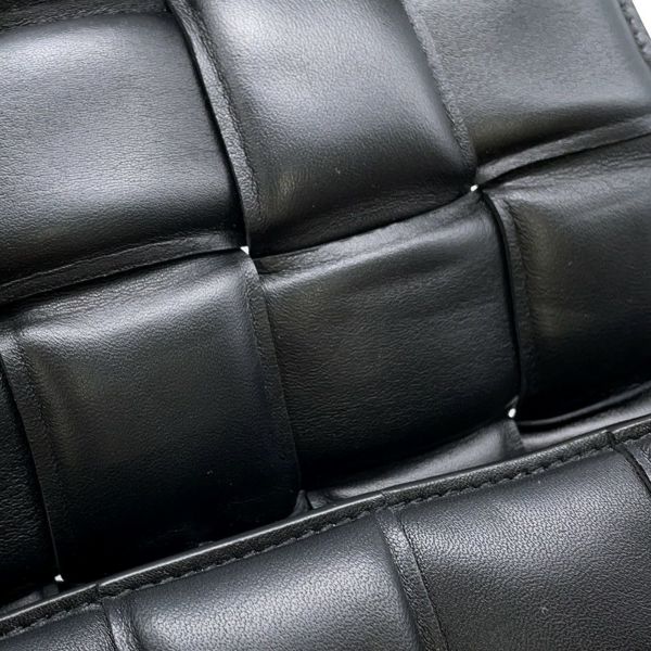ボッテガヴェネタ ショルダーバッグ パデッド カセット マキシイントレチャート 591970 BOTTEGA VENETA 黒