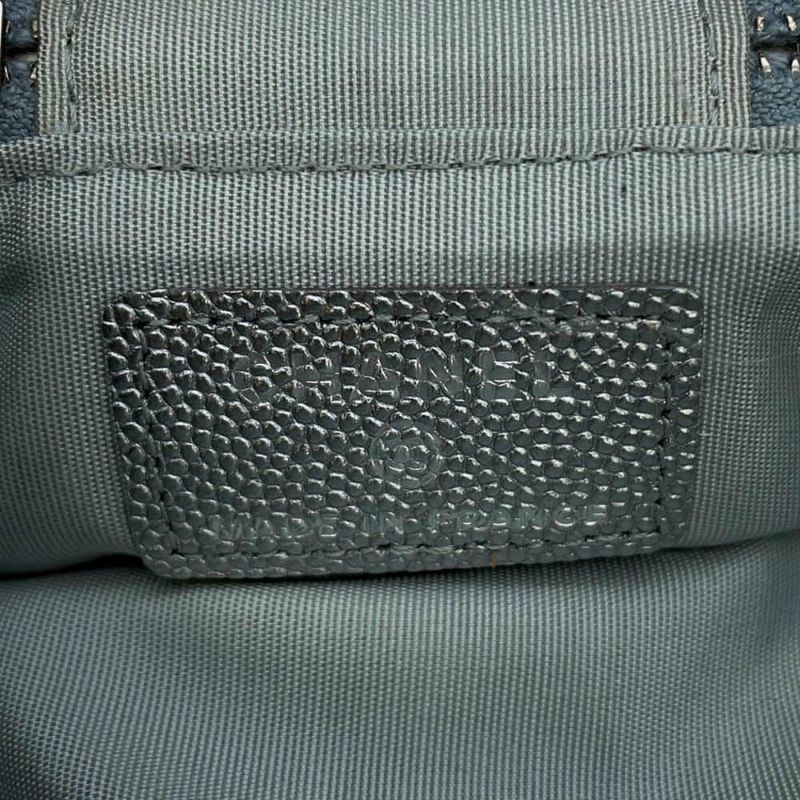 シャネル チェーンショルダーバッグ スモール バニティケース マトラッセ ココマーク キャビアスキン AP2194