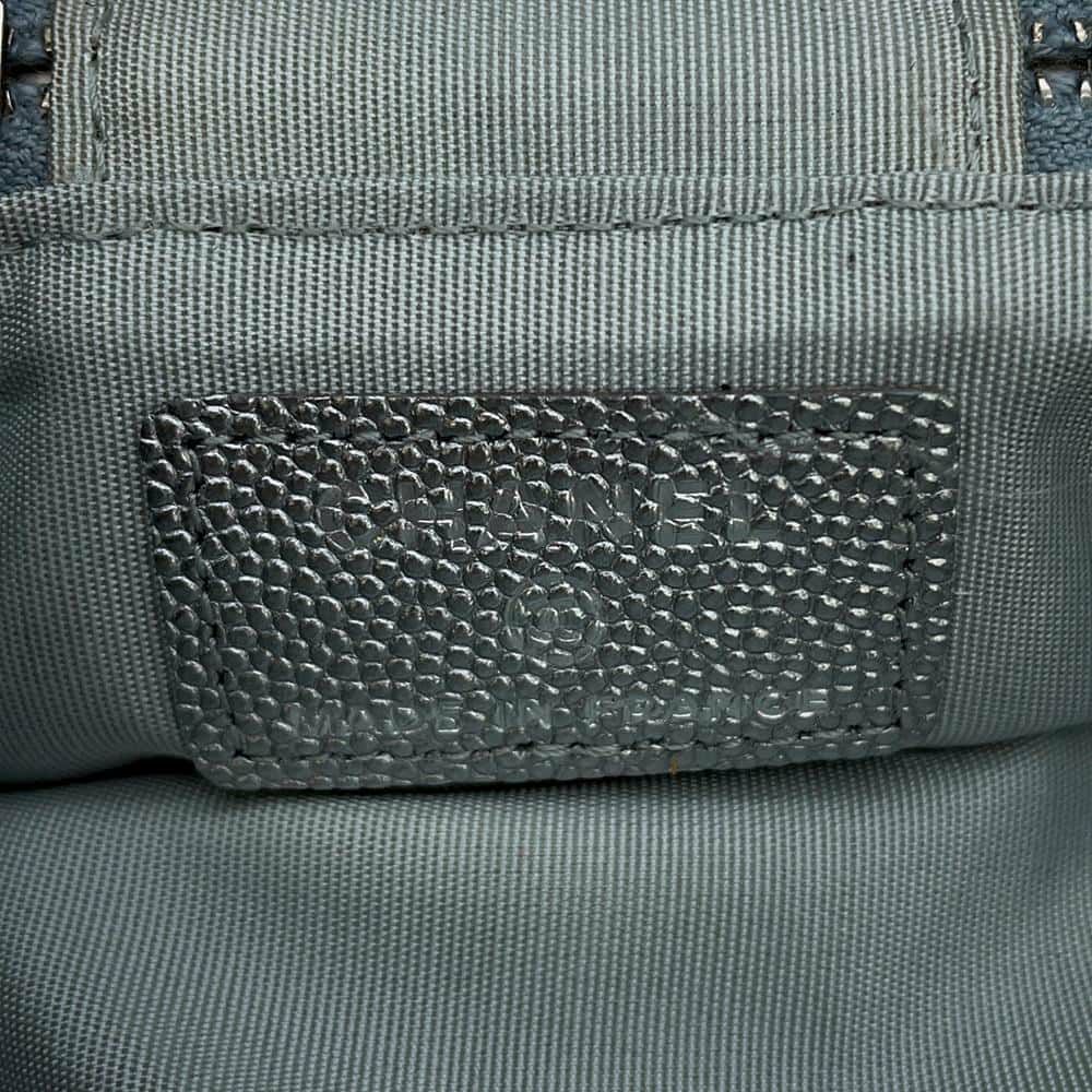 シャネル チェーンショルダーバッグ スモール バニティケース マトラッセ ココマーク キャビアスキン AP2194