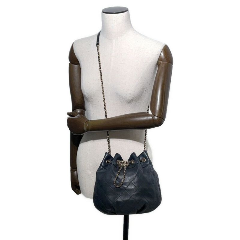 シャネル チェーンショルダーバッグ ココマーク マトラッセ 巾着 ラムスキン AS1439 CHANEL 黒