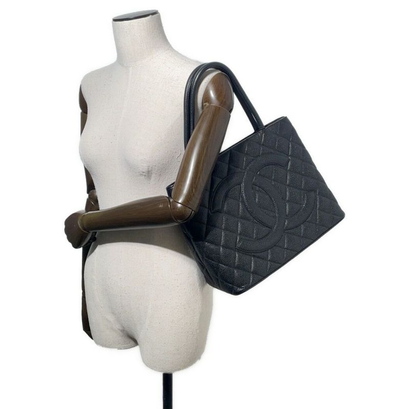 シャネル トートバッグ 復刻トート マトラッセ ココマーク キャビアスキン A01804 CHANEL 黒