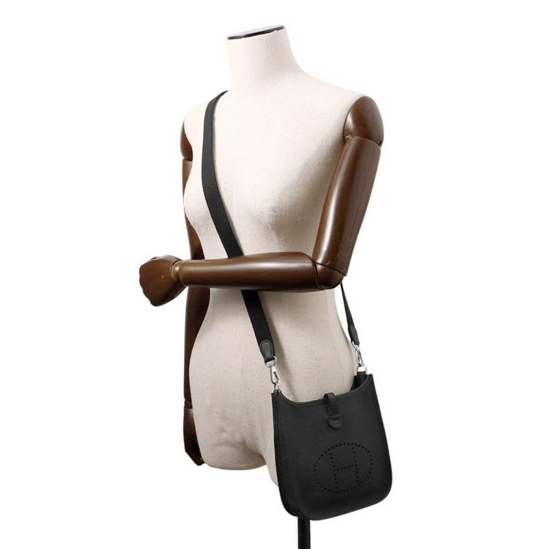 エルメス ショルダーバッグ エブリンTPM 111cm ブラック/シルバー金具 トリヨンクレマンス K刻印 黒