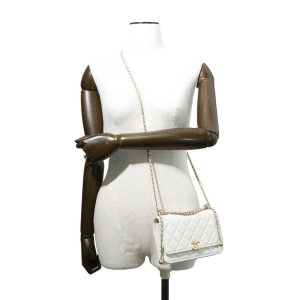 シャネル チェーンウォレット マトラッセ ココマーク ラムスキン AP2289 CHANEL ショルダーバッグ 財布 白