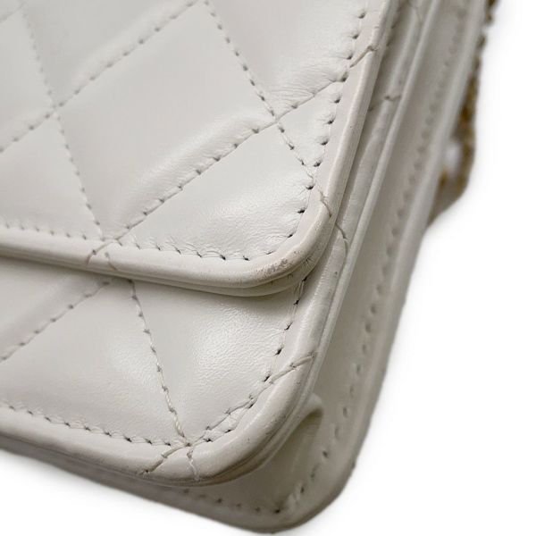 シャネル チェーンウォレット マトラッセ ココマーク ラムスキン AP2289 CHANEL ショルダーバッグ 財布 白