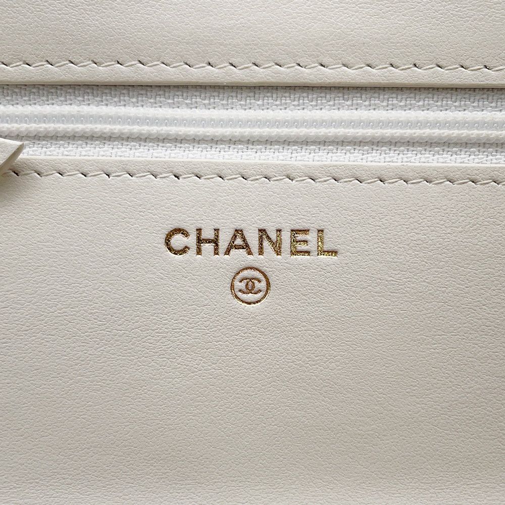 シャネル チェーンウォレット マトラッセ ココマーク ラムスキン AP2289 CHANEL ショルダーバッグ 財布 白
