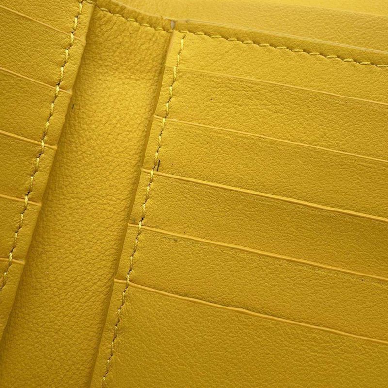 フェンディ 二つ折り財布 ピーカブー セレリア コンパクトウォレット レザー 8M0438 FENDI 財布