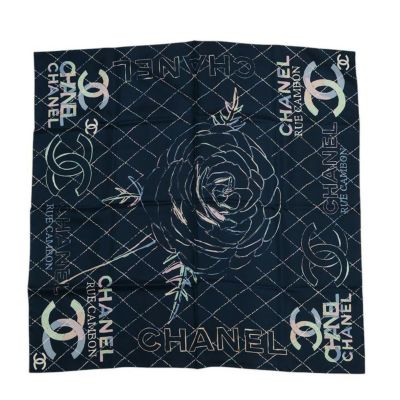 CHANEL カメリア柄　ココマーク大判スカーフ　シルク100％ CHANEL カメリア柄ココマーク大判スカーフシルク100％