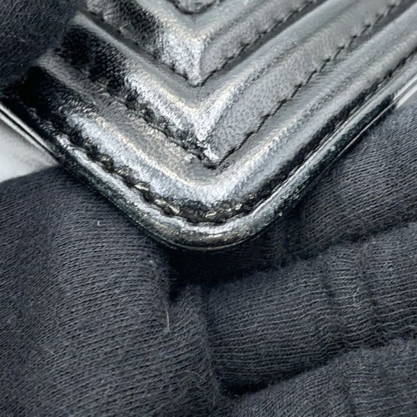 シャネル チェーンショルダーバッグ ココマーク ボーイシャネル キャビアスキン CHANEL BOY CHANEL 黒 セール品