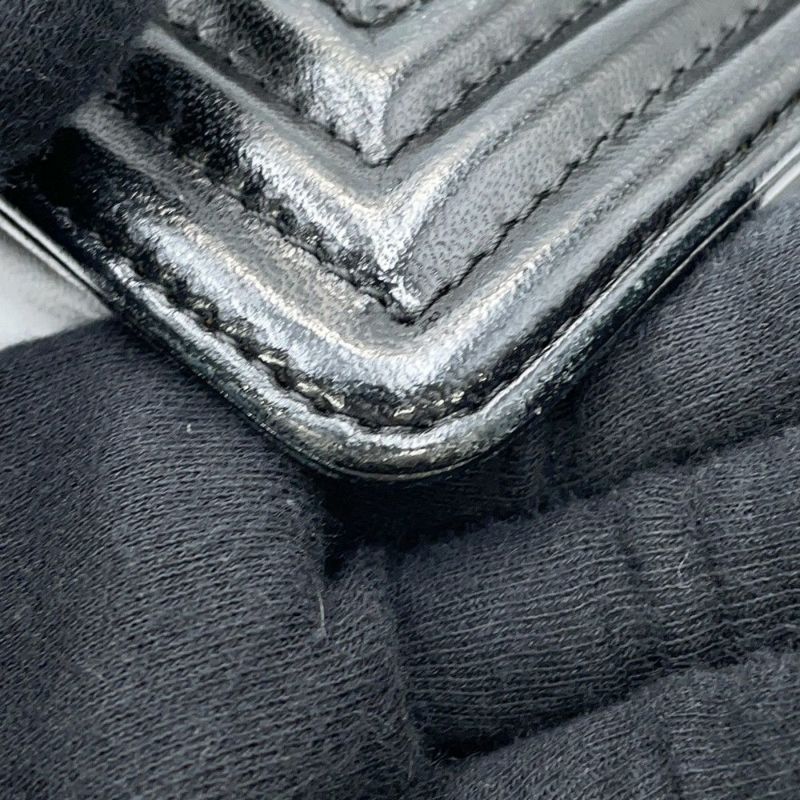 シャネル チェーンショルダーバッグ ココマーク ボーイシャネル キャビアスキン CHANEL BOY CHANEL 黒 セール品