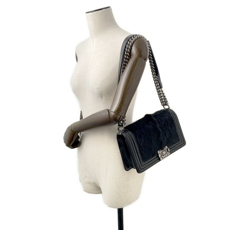 シャネル チェーンショルダーバッグ ボーイシャネル レザー ファー CHANEL 黒