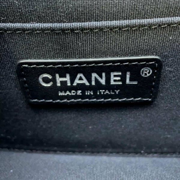 シャネル チェーンショルダーバッグ マトラッセ ココマーク シャイニーカーフレザー AS4051 CHANEL 黒