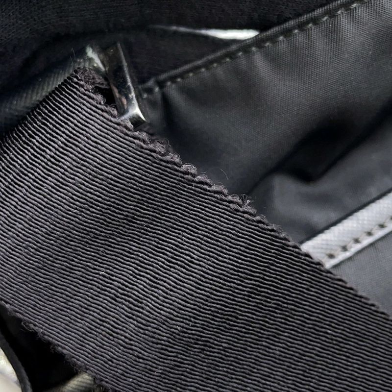 プラダ ショルダーバッグ トライアングルロゴ ナイロン PRADA バッグ 黒