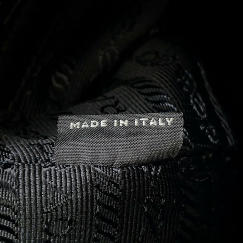 プラダ ショルダーバッグ トライアングルロゴ ナイロン PRADA バッグ 黒